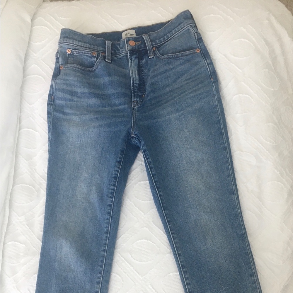 Curvy toothpick jean In corn fields